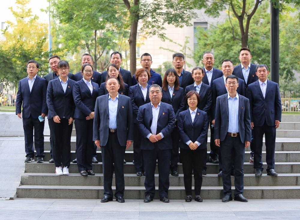 多元團(tuán)隊凝合力，同舟共濟(jì)揚帆起